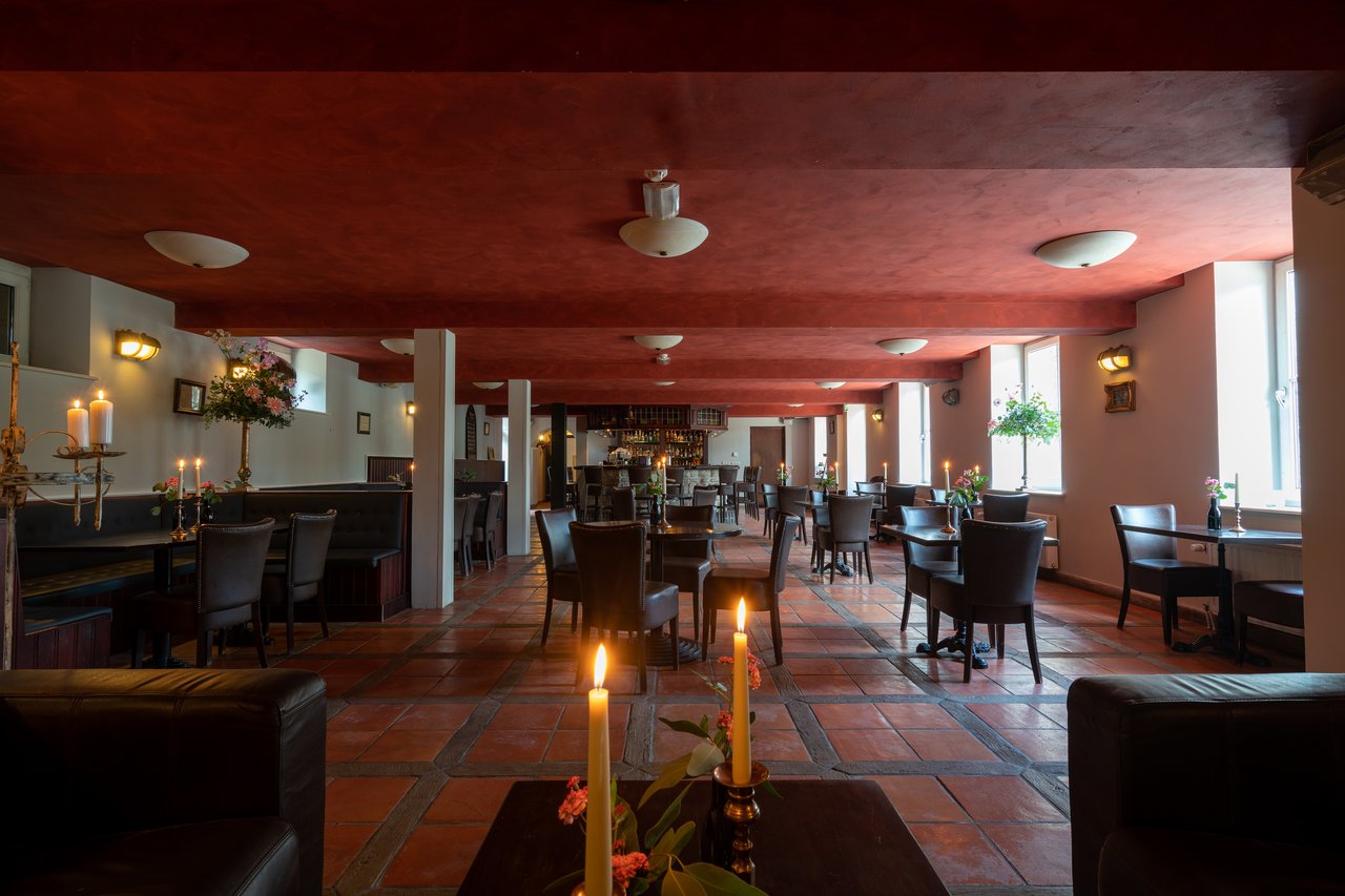 Bar de Dikke Van Dale