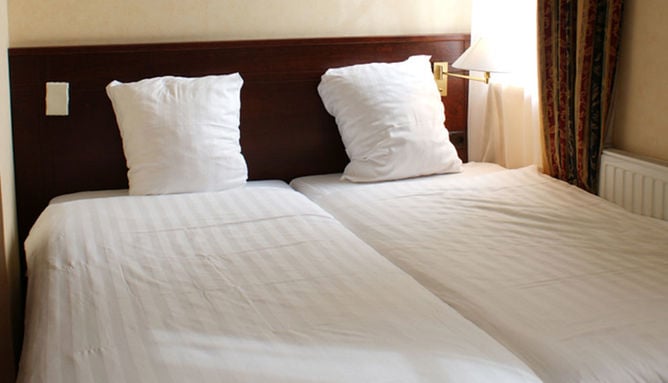 Bed tweepersoons kamer