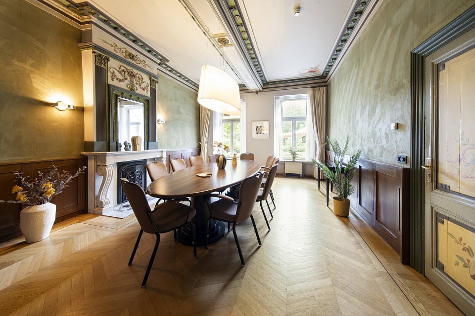 Elisabeth von Tegelen Salon