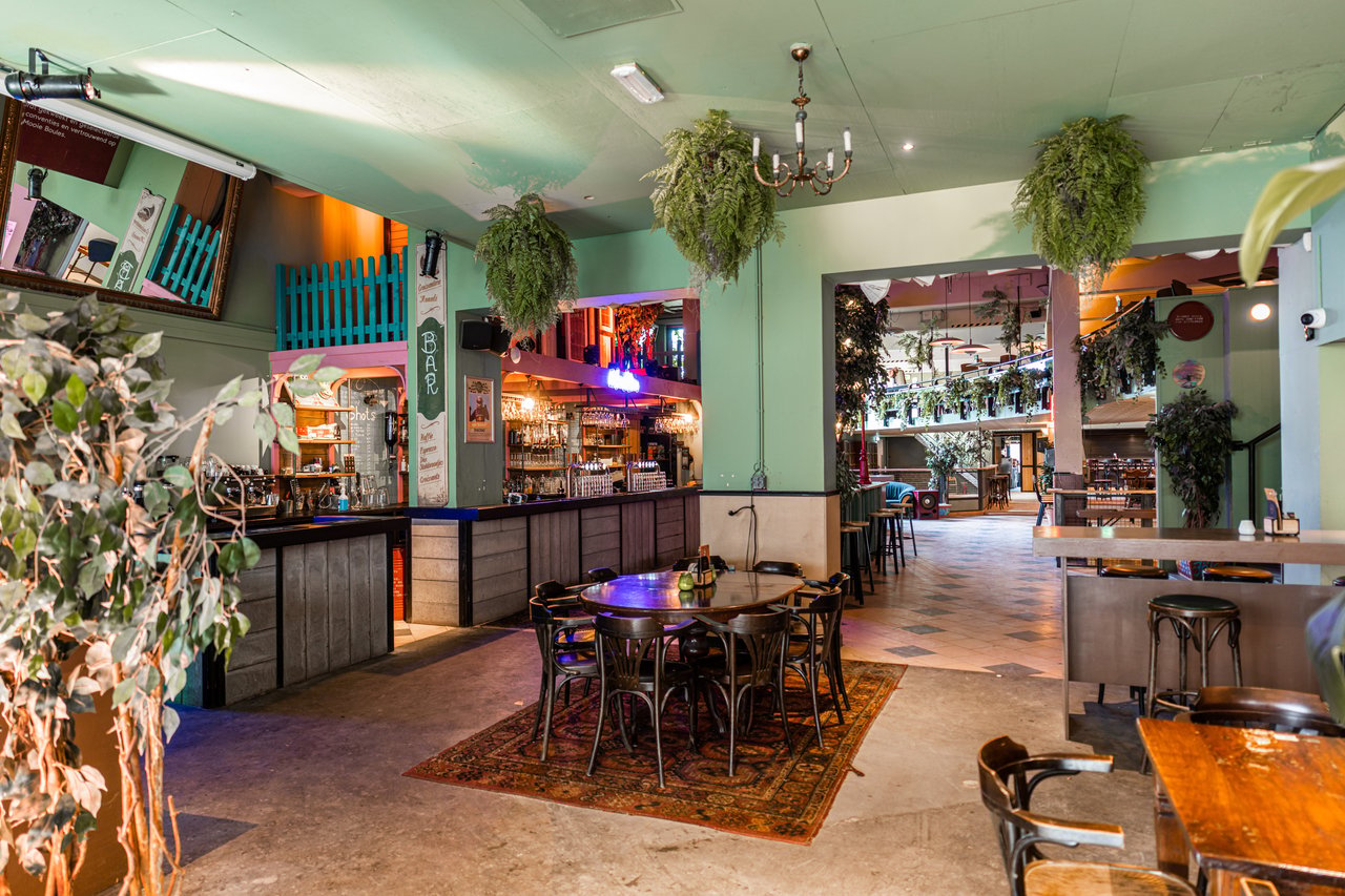 Bar