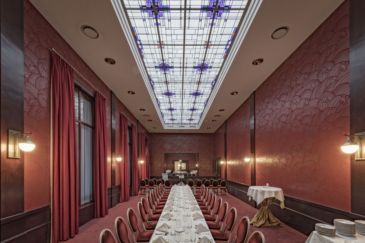Koepelzaal - Sitdown Diner - Rechthoekige Tafel - Klein Formaat.jpg