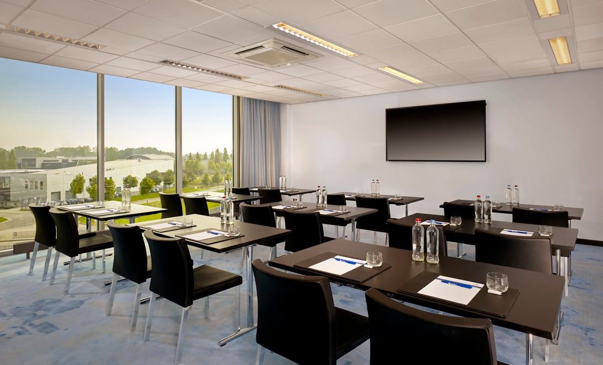 Sky Meeting Room 5 in a Classroom Arrangement