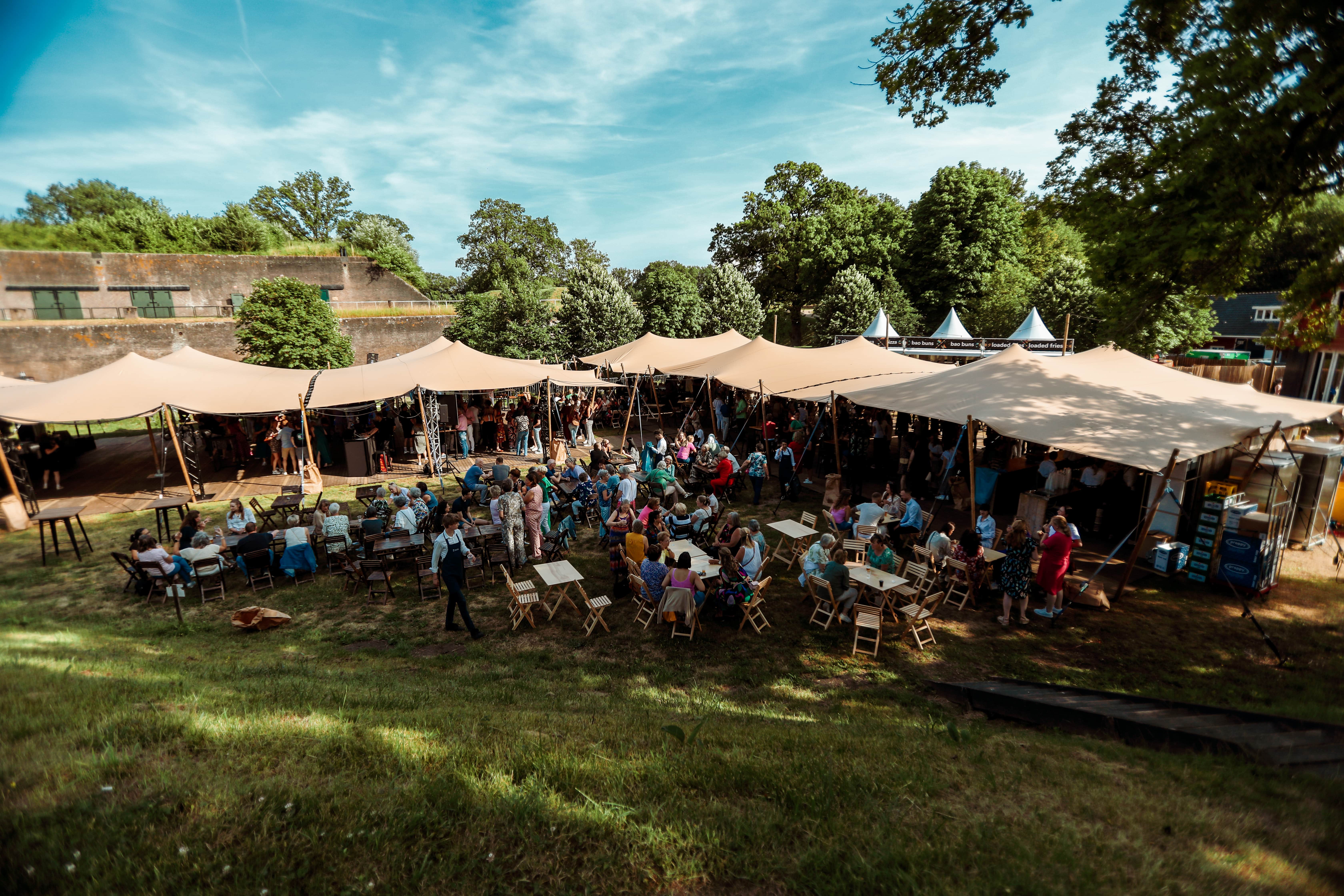 Knusse festivalsetting op het historische Fort bij Vechten