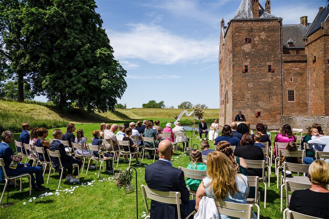 Toernooiveld - ceremonie met uitzicht op het kasteel