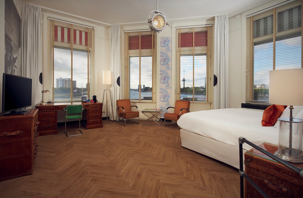 00-Maaszijde Deluxe.jpg