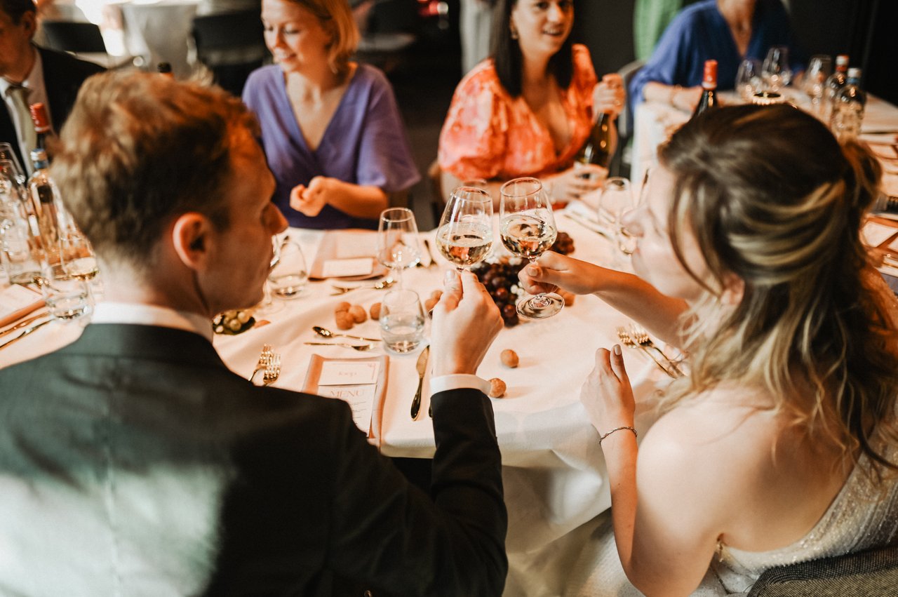 Leeuwenbergh Trouwen grote zaal romantisch · met bankje
