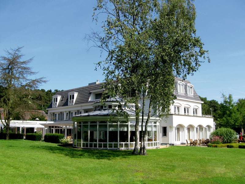 Hotel Restaurant De Witte Raaf (Zijaanzicht)