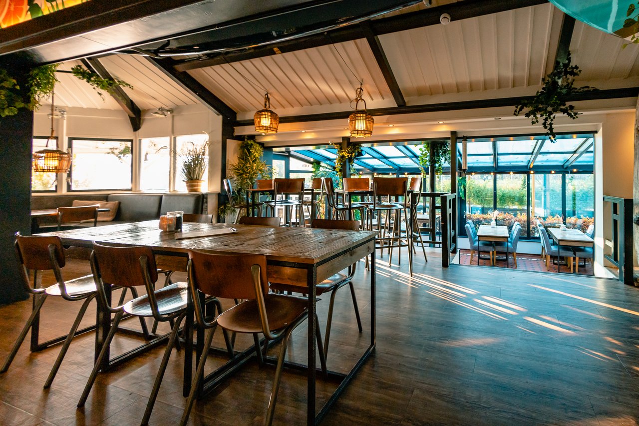 Restaurant met serre.jpg