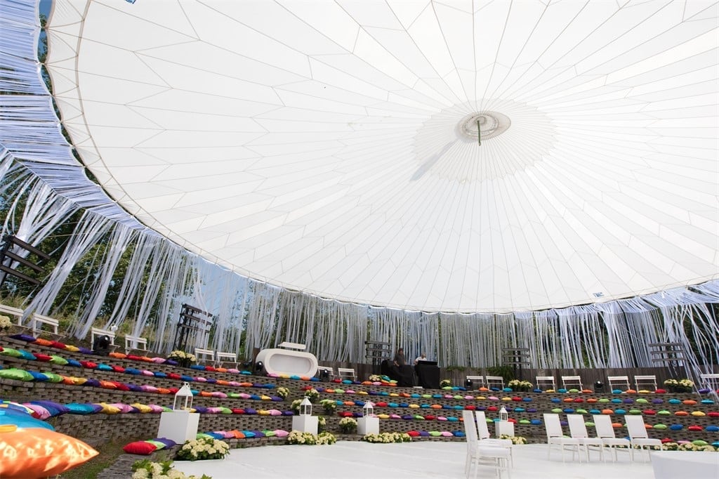 Amfitheater met tent