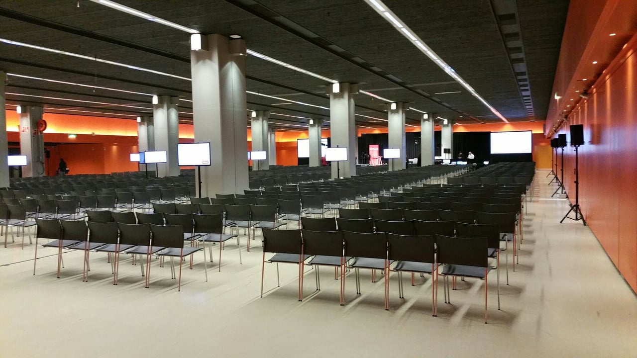 Expozaal---plenaire-opstelling