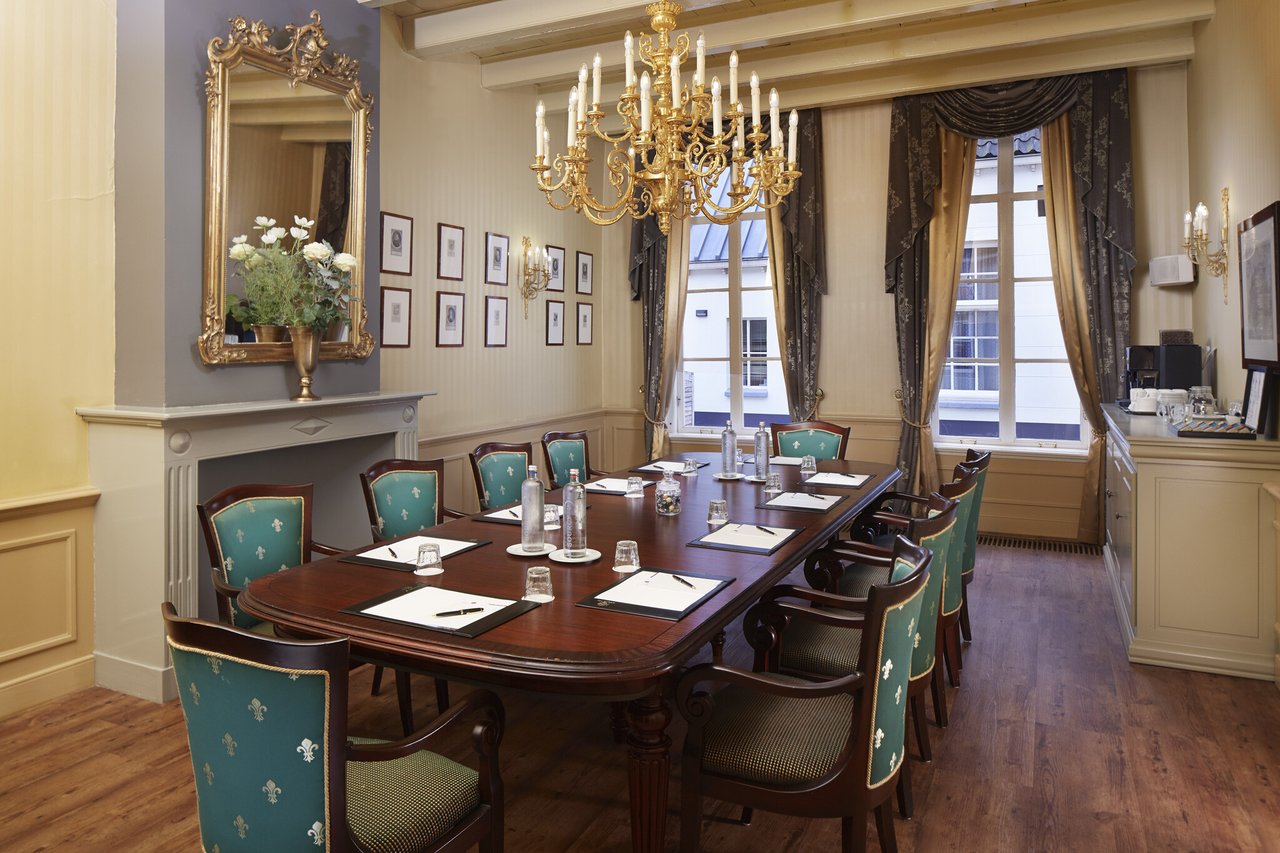 Grand-Hotel-Karel-Vbew