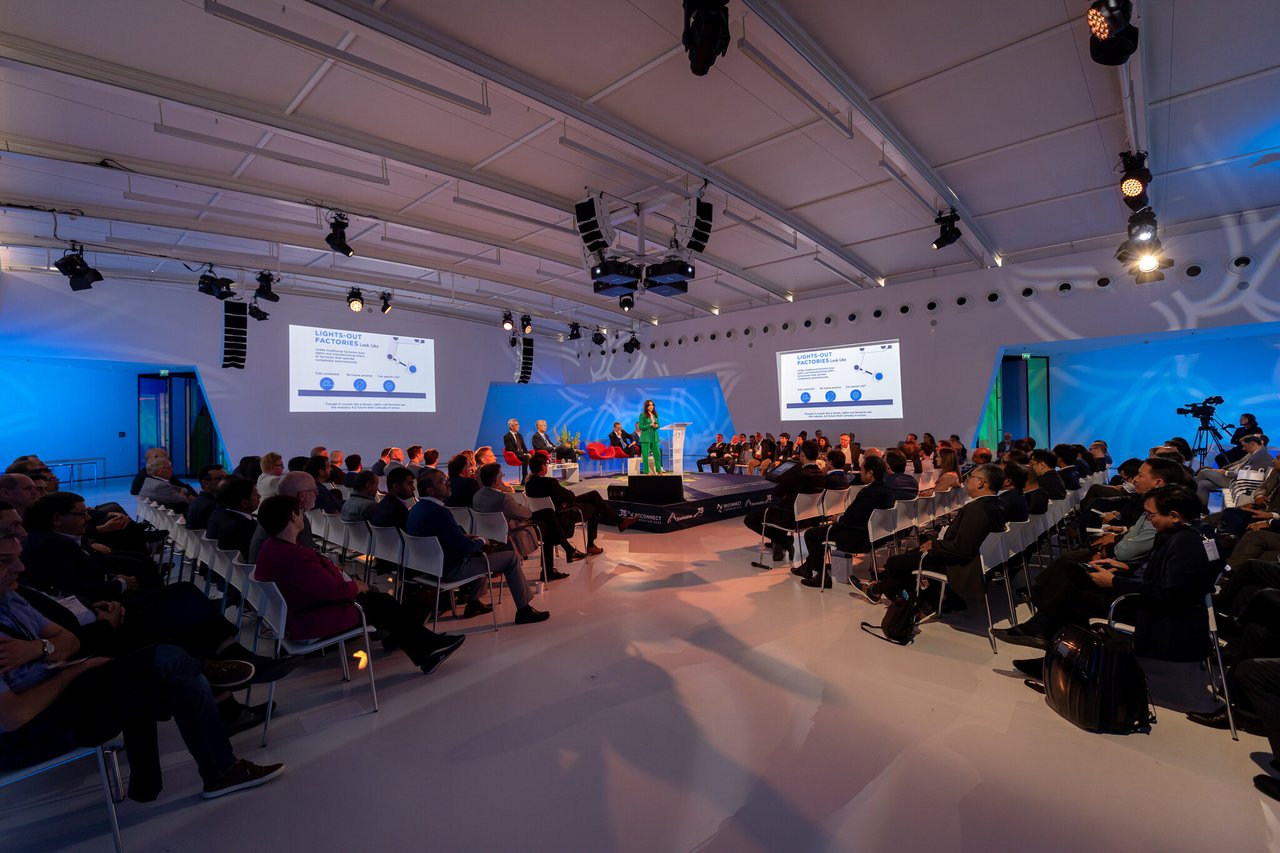 Polar congreszaal – Media Plaza (Polargebied) (1)