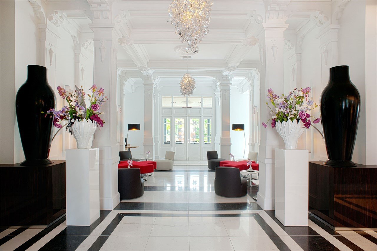 The Manor Amsterdam02.jpg