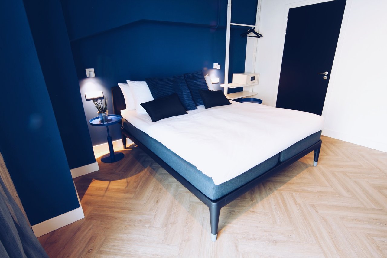 Classic Room Blue Bed, Bites & Business Hotel Rotterdam