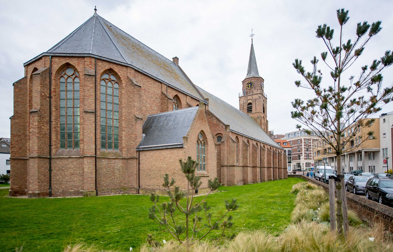 Tuin Oude Kerk Scheveningen (1)