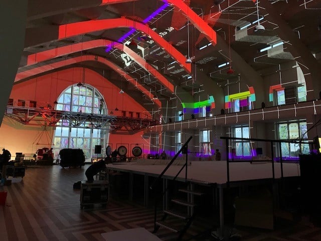 Radio Kootwijk - Zenderzaal_verlichte spanten.jpg