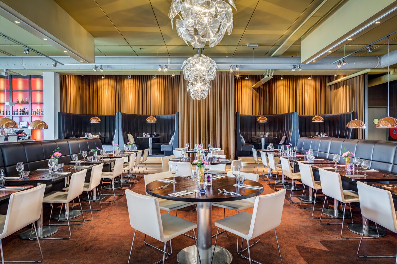 Het Bluefinger Restaurant ligt inpandig naast Lumen Hotel & Events