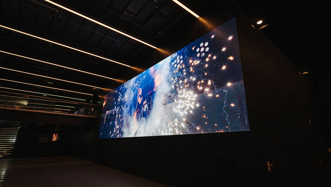 Oceandiva Nova interieur Led screen centrale ruimte