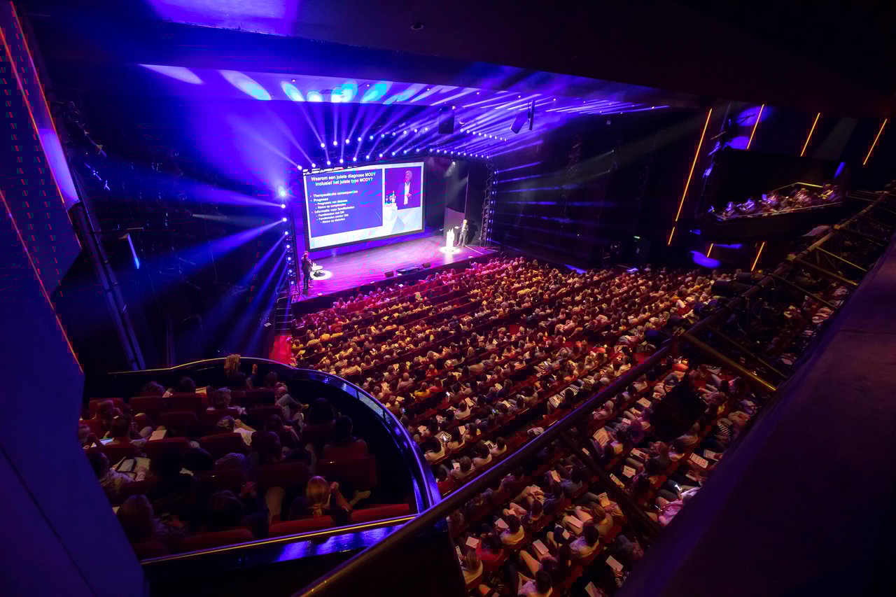 Beatrix-Theater-met-publiek-3