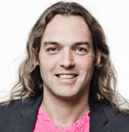 gerbrand-pasfoto-rozeshirt-jasje.png